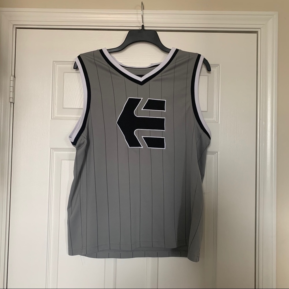 VINTAGE-style Early 2000’s Etnies Jersey